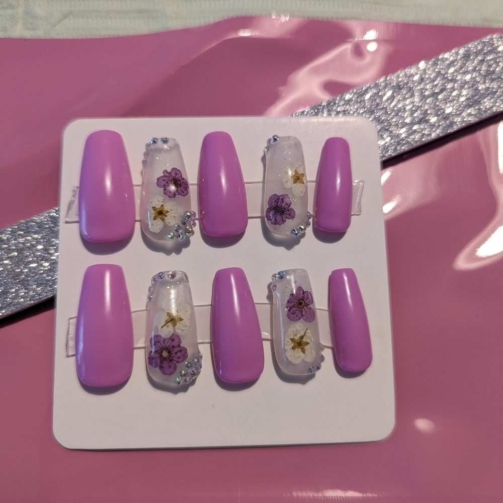 PURPLE BLING FLOWERS LUX NAIL MEDIUM COFFIN SET SIZE MEDIUM